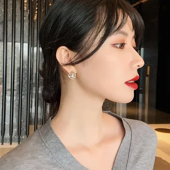 Korėjos naujo dizaino bižuterijos išskirtinį vario inkrustacijos cirkonis auskarai elegantiškas meilės perlas moterų kasdien laukinių auskarai